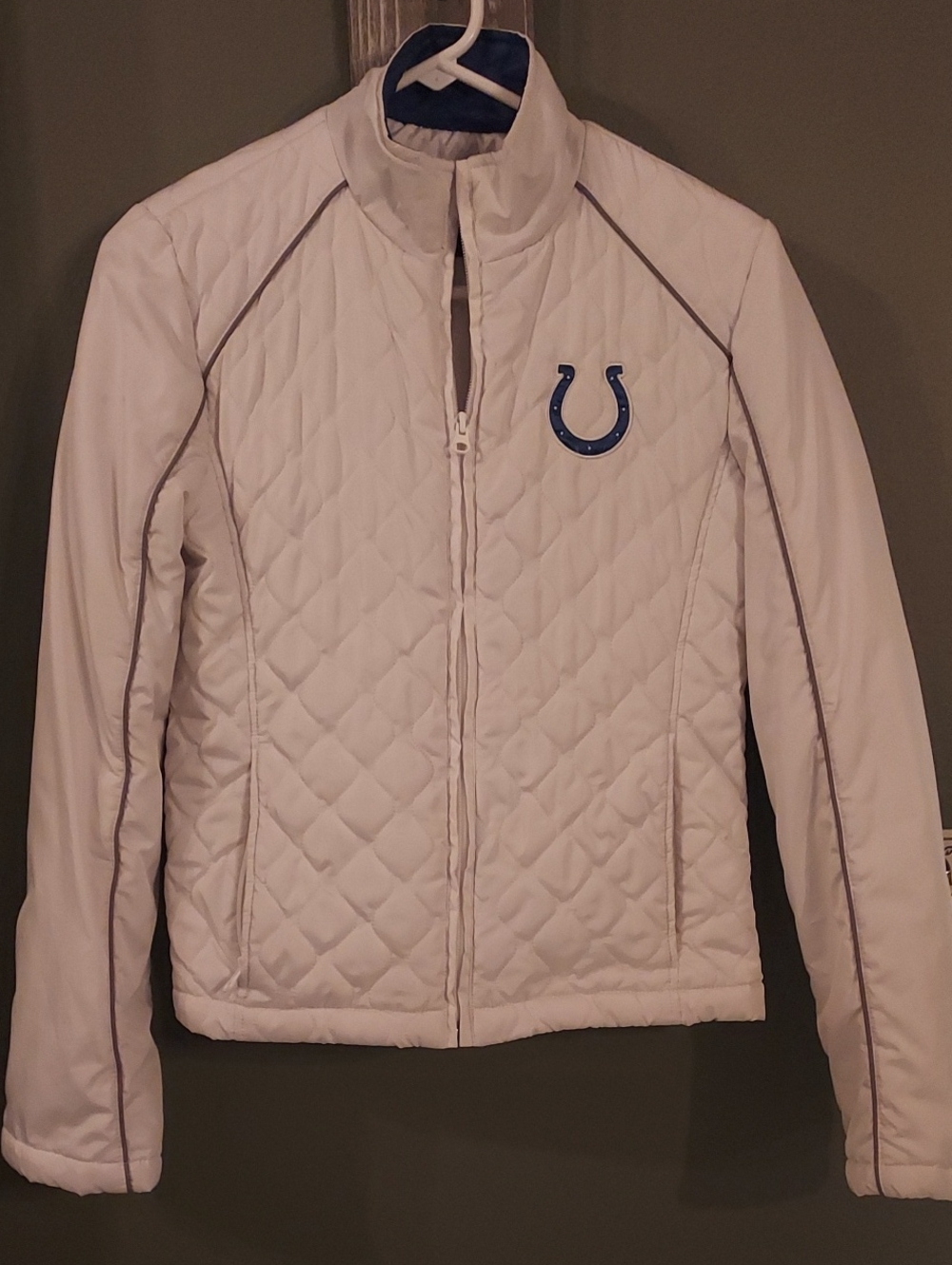 NFL Ladies Indianapolis Colts White Quilted Puffer Jacket Horseshoe/Colts Logo